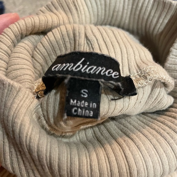 Turtle neck shirt - Picture 2 of 2